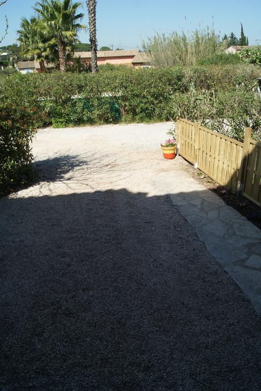 Le Mas Du Bijou Bleu Puget-sur Argens Pokoj fotografie